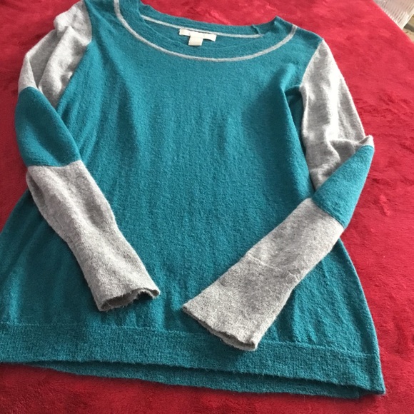 Banana Republic Sweaters - LONG SLEEVE SWEATER WITH ALPACA AND WOOL